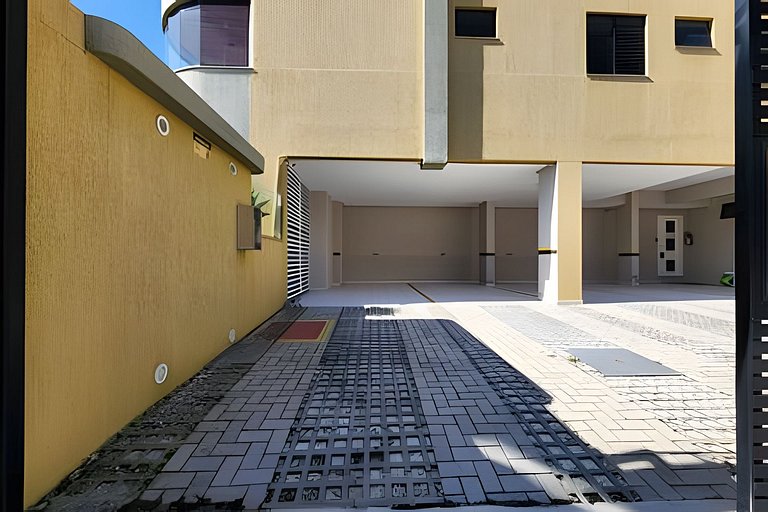 L034 | Flor da Manhã 302 a 100m da praia Bombas