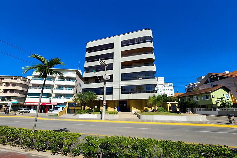 L034 | Flor da Manhã 302 a 100m da praia Bombas