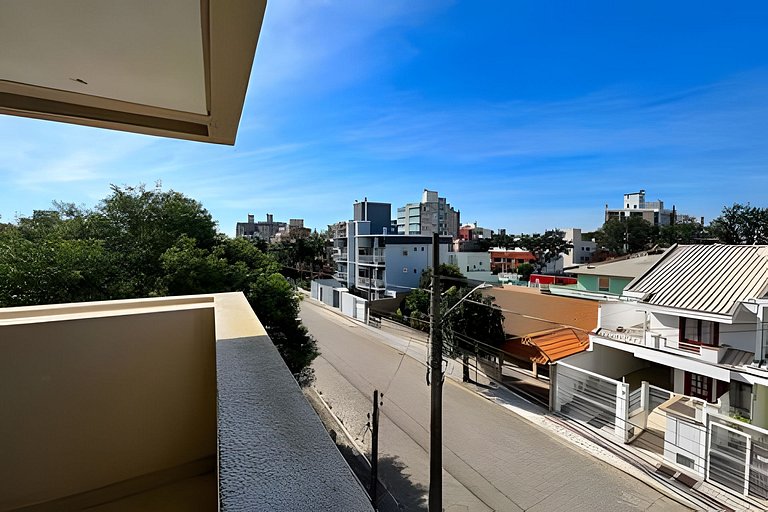 L040 | Jardim Cristal 301B apto amplo em Bombas