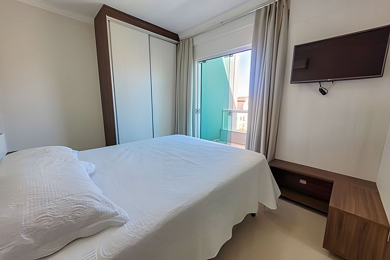 L140 | Santorini apto 2 quartos na praia Bombas