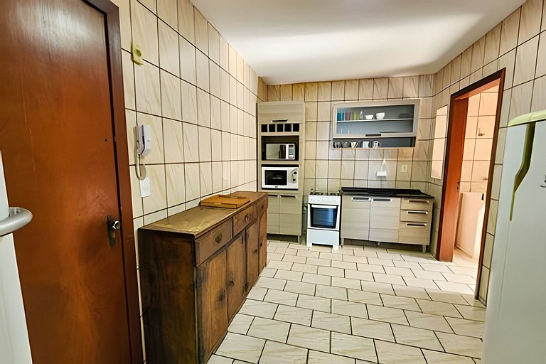 L013 | Vitor I 202 apartamento para 8 em Bombas