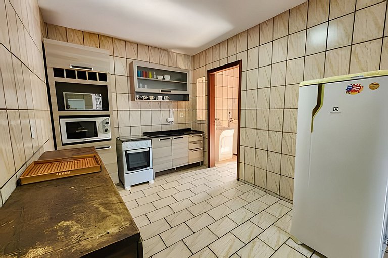 L013 | Vitor I 202 apartamento para 8 em Bombas
