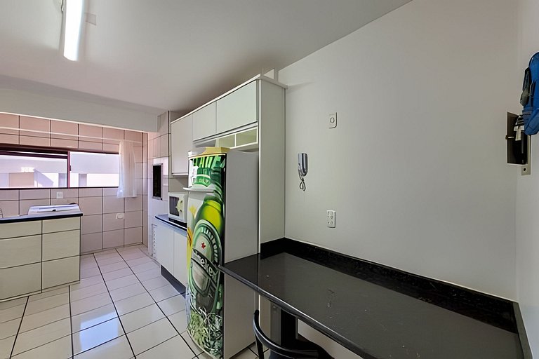 L168 - Apartamento na segunda quadra da praia