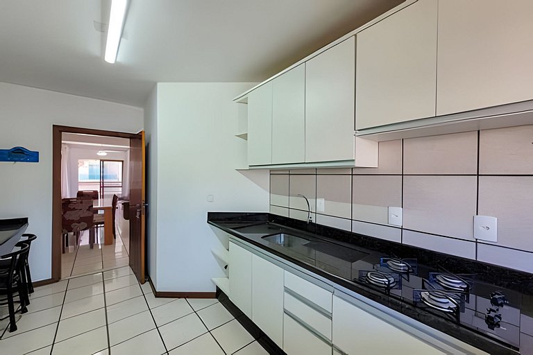 L168 - Apartamento na segunda quadra da praia
