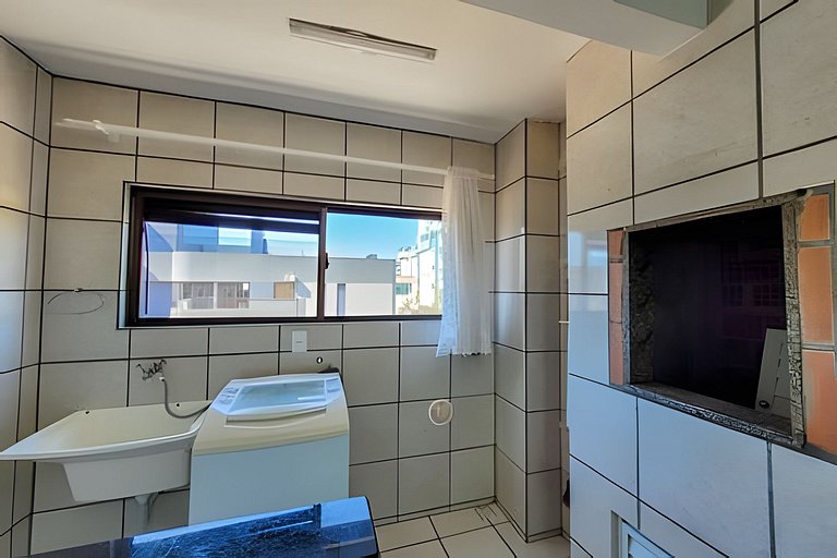 L168 - Apartamento na segunda quadra da praia
