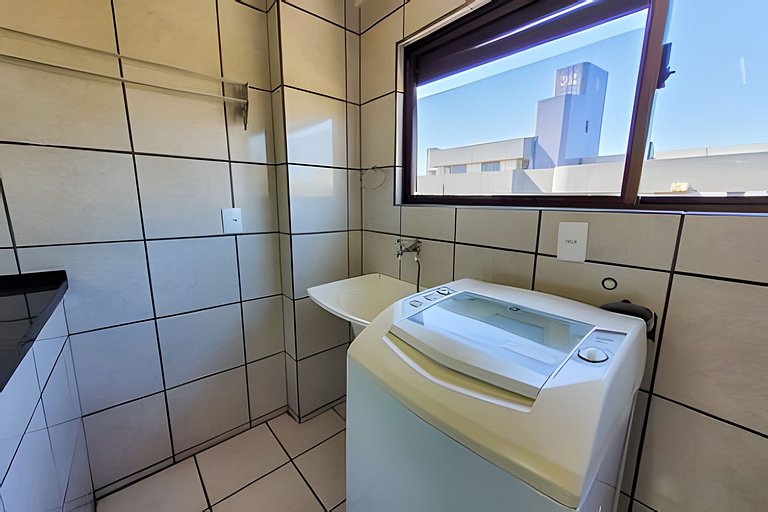 L168 - Apartamento na segunda quadra da praia
