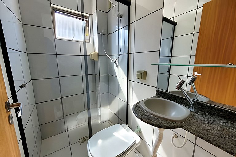 L168 - Apartamento na segunda quadra da praia