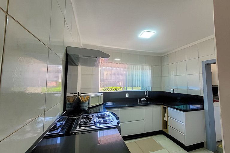 L161 - Apartamento na avenida para 7 pessoas