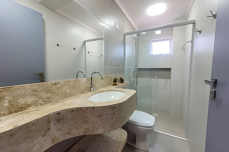 L161 - Apartamento na avenida para 7 pessoas