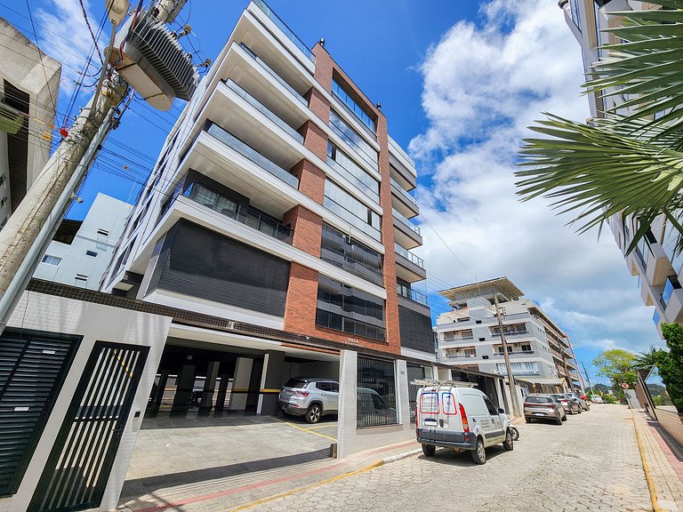 L020 | Villa Francione 202 apto amplo em Bombas