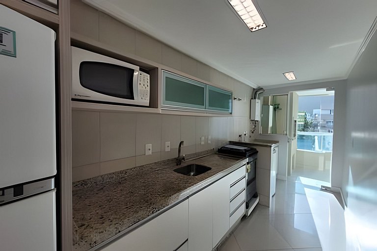 L137 | Apartamento 2 quartos na praia de Bombas