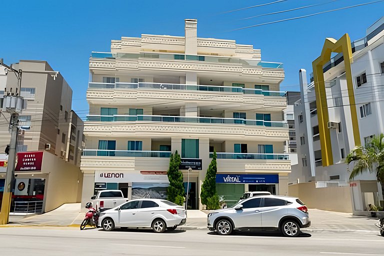 L137 | Apartamento 2 quartos na praia de Bombas