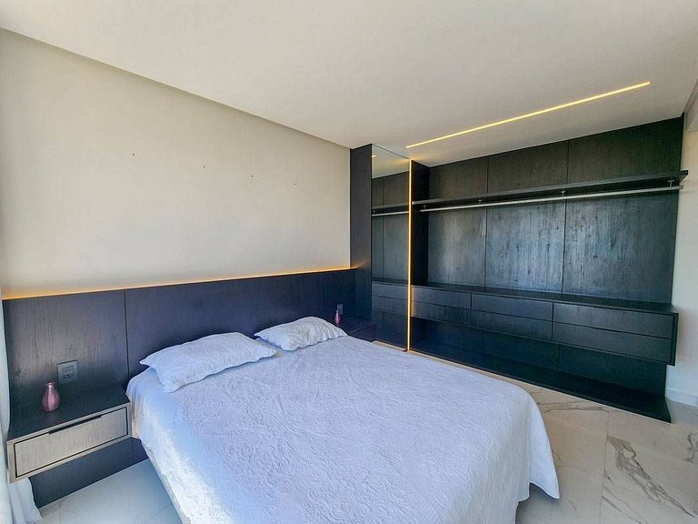 L032 | Apartamento com Vista para o Mar