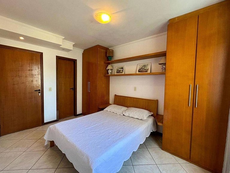L043 | Apartamento com churrasqueira a 220m do mar
