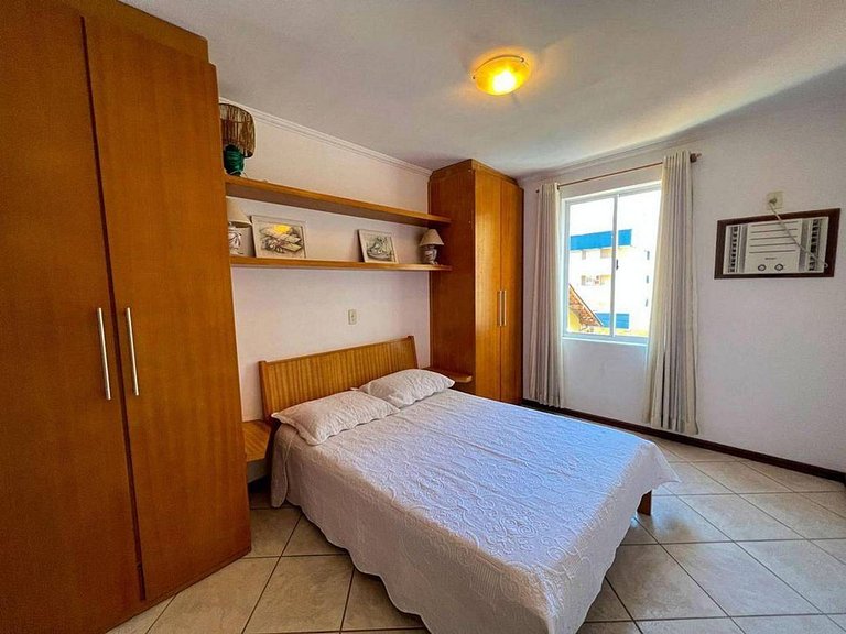 L043 | Apartamento com churrasqueira a 220m do mar