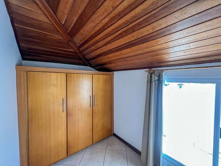 L043 | Apartamento com churrasqueira a 220m do mar