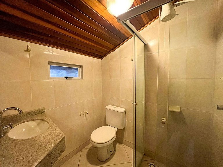 L043 | Apartamento com churrasqueira a 220m do mar