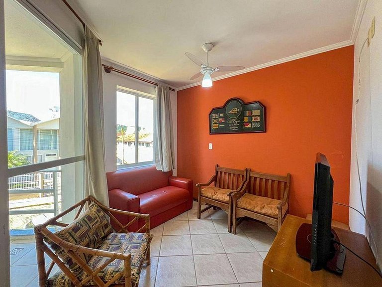 L043 | Apartamento com churrasqueira a 220m do mar