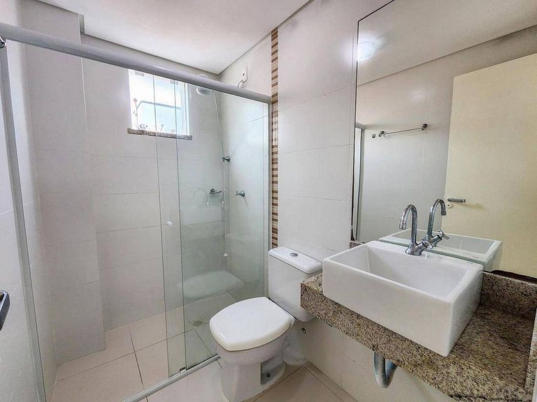 L047 | Apartamento a 300 metros da praia em Bombas