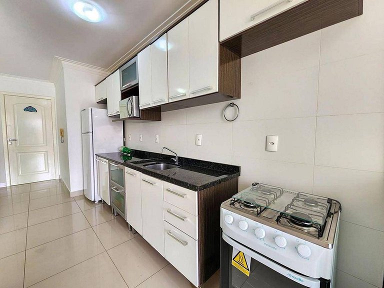 L047 | Apartamento a 300 metros da praia em Bombas