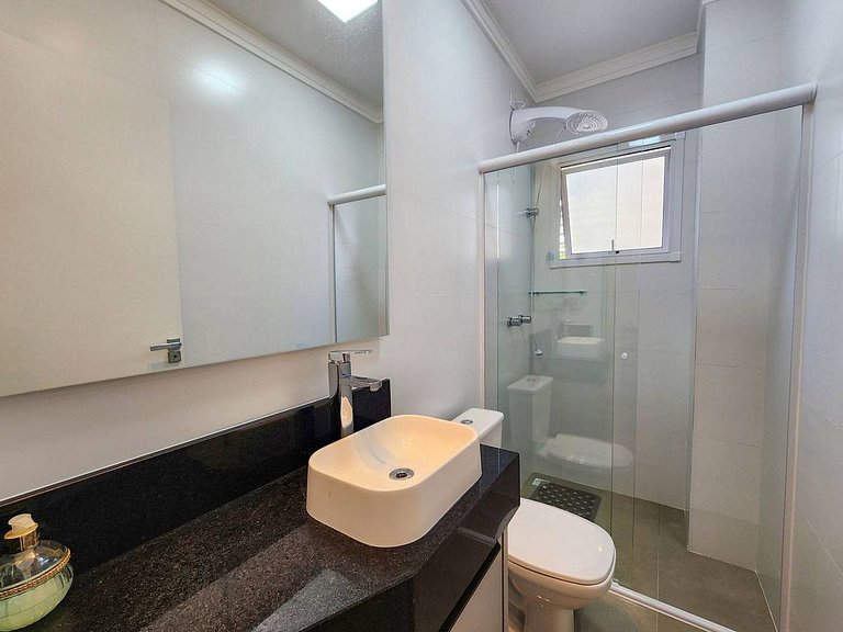 L053 | Apartamento a 250m do mar com churrasqueira