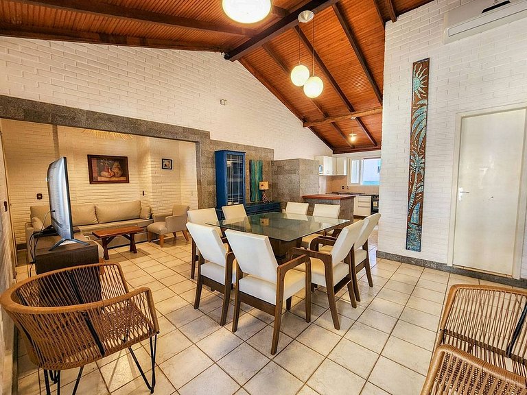 L056 | Apartamento com 3 dormitórios a 250m do mar