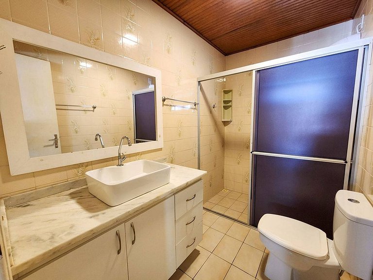 L056 | Apartamento com 3 dormitórios a 250m do mar