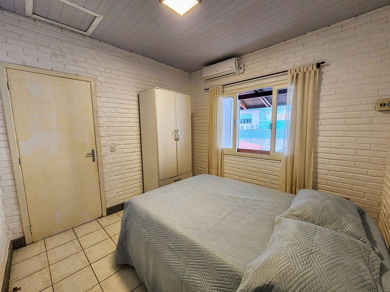 L056 | Apartamento com 3 dormitórios a 250m do mar