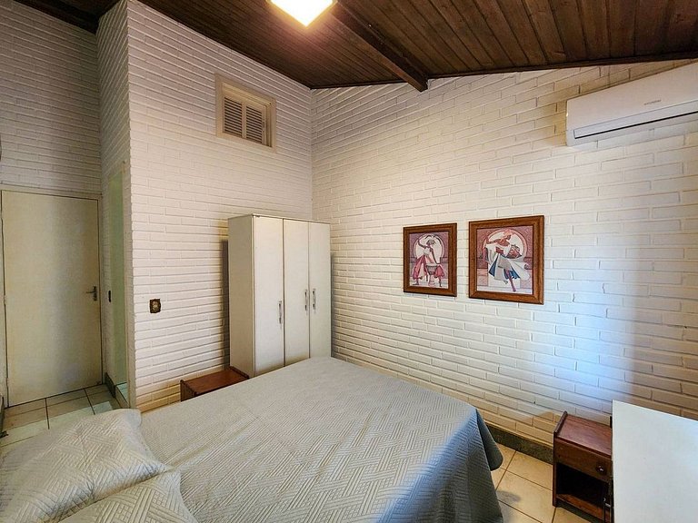 L056 | Apartamento com 3 dormitórios a 250m do mar