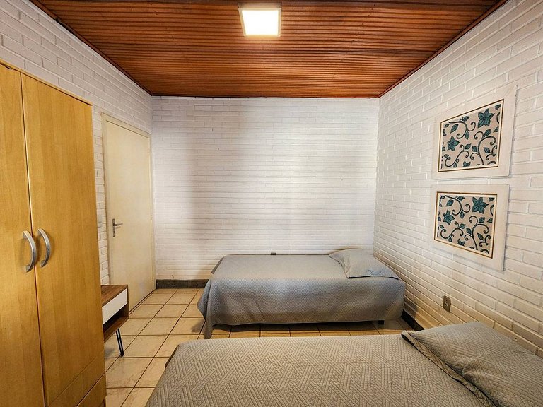 L056 | Apartamento com 3 dormitórios a 250m do mar