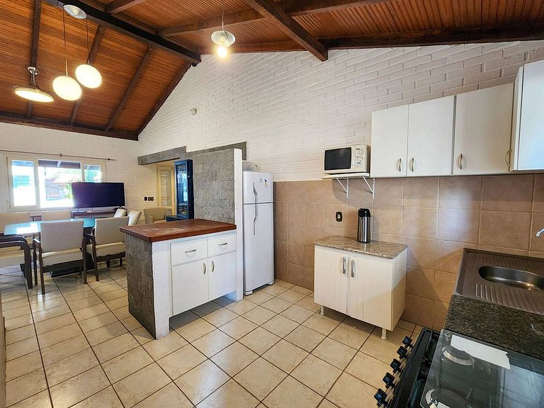 L056 | Apartamento com 3 dormitórios a 250m do mar