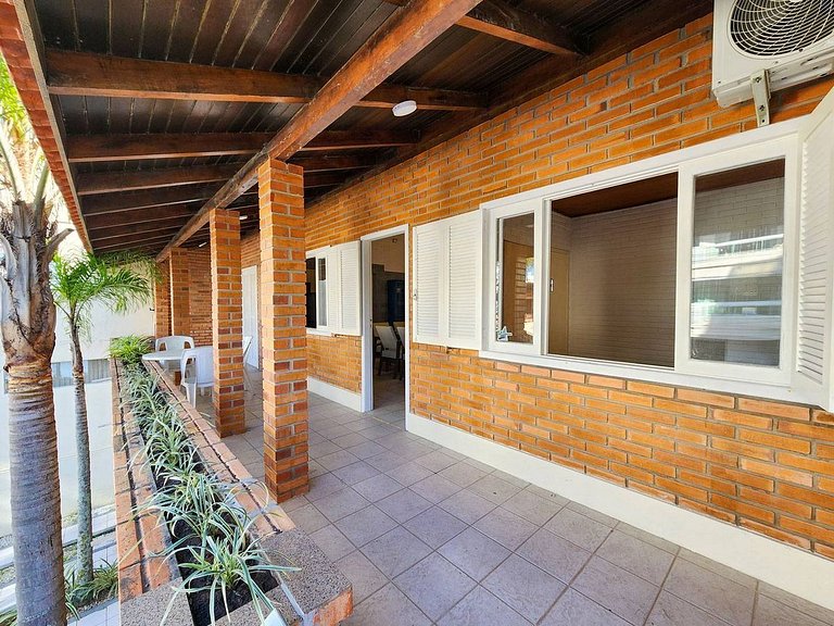 L056 | Apartamento com 3 dormitórios a 250m do mar