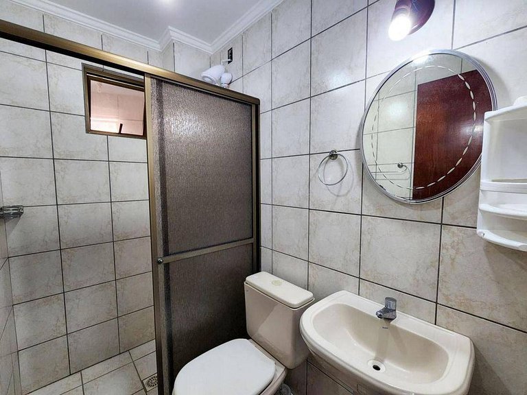 L067 | Apartamento com churrasqueira a 80m do mar.