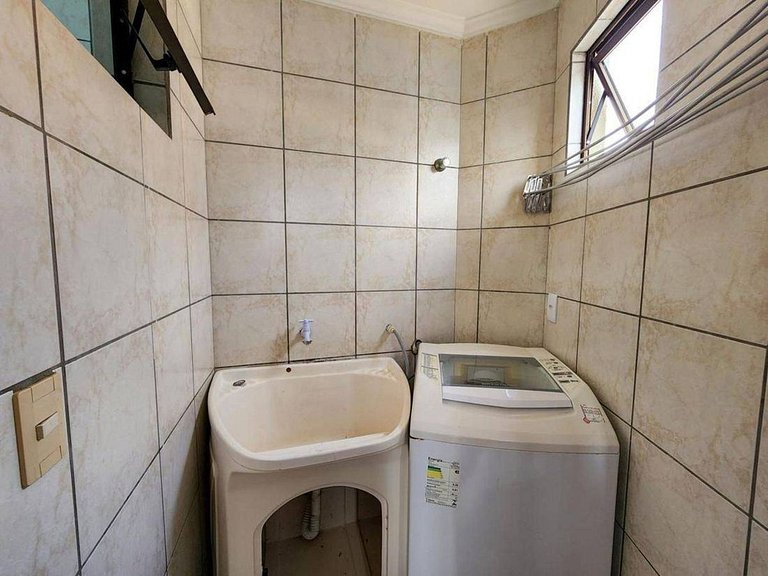 L067 | Apartamento com churrasqueira a 80m do mar.