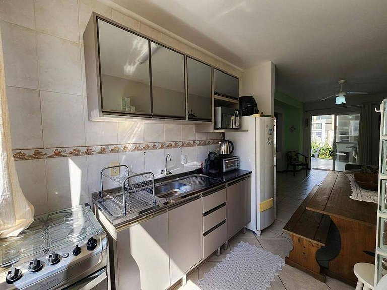 L073 | Apartamento térreo a 250 metros da praia