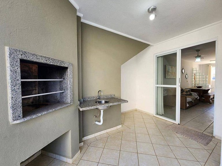 L073 | Apartamento térreo a 250 metros da praia