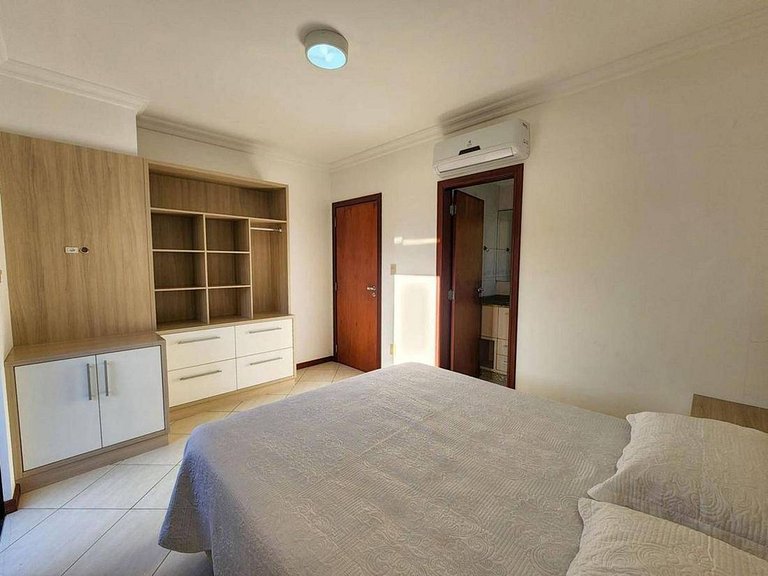 L083 | Apartamento com vista ao mar a 80m da praia