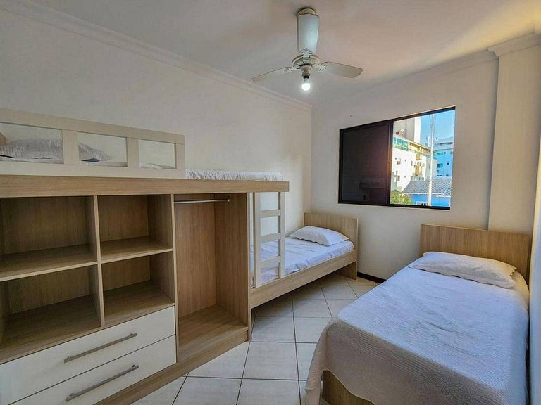 L083 | Apartamento com vista ao mar a 80m da praia