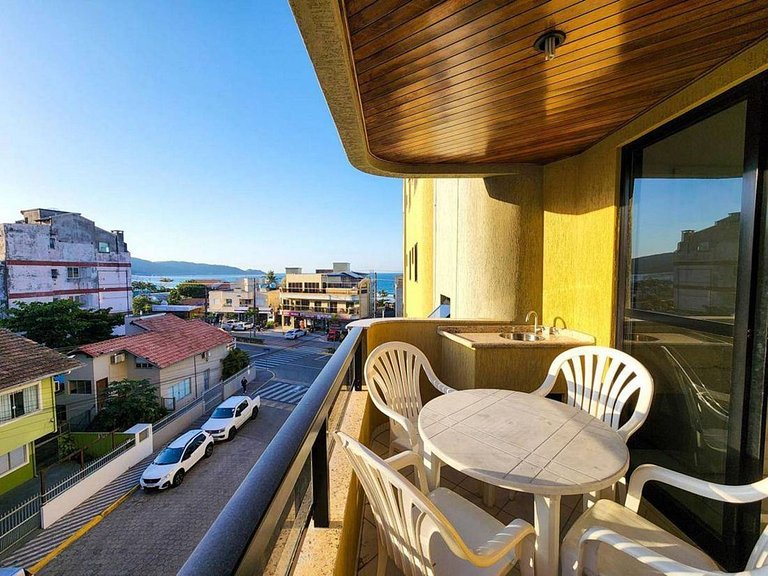 L083 | Apartamento com vista ao mar a 80m da praia