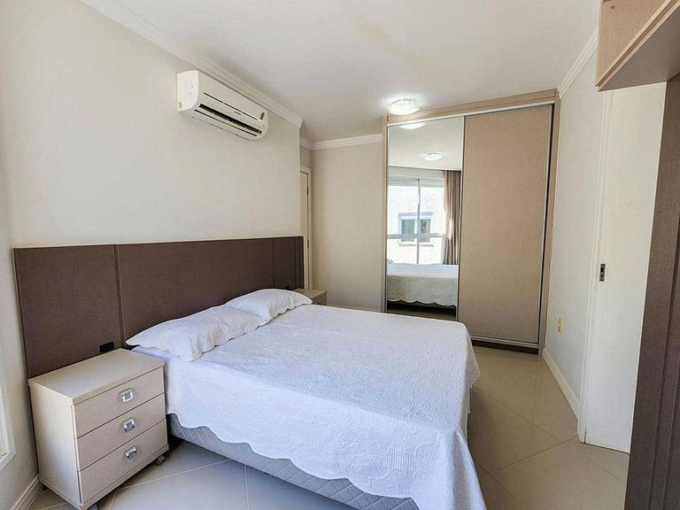 L098 | Cobertura duplex com jacuzzi e vista ao mar