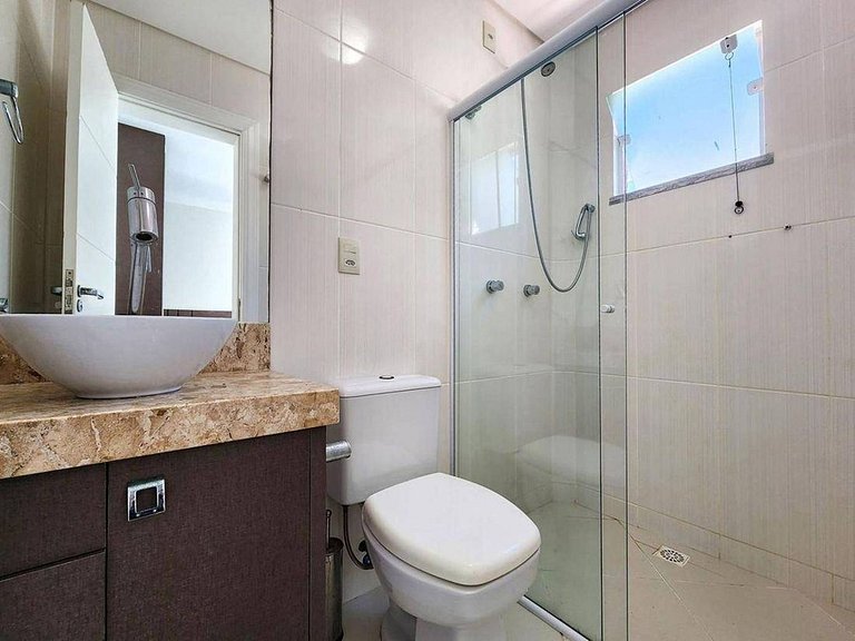 L098 | Cobertura duplex com jacuzzi e vista ao mar