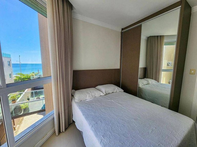 L098 | Cobertura duplex com jacuzzi e vista ao mar