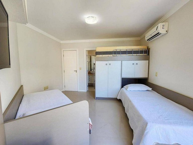 L098 | Cobertura duplex com jacuzzi e vista ao mar