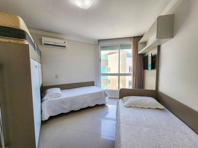 L098 | Cobertura duplex com jacuzzi e vista ao mar