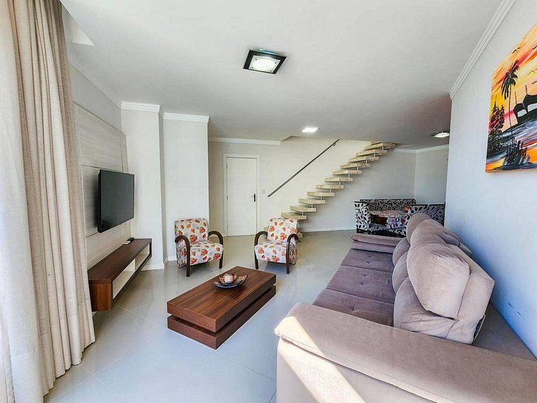 L098 | Cobertura duplex com jacuzzi e vista ao mar