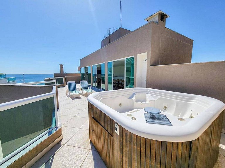 L098 | Cobertura duplex com jacuzzi e vista ao mar