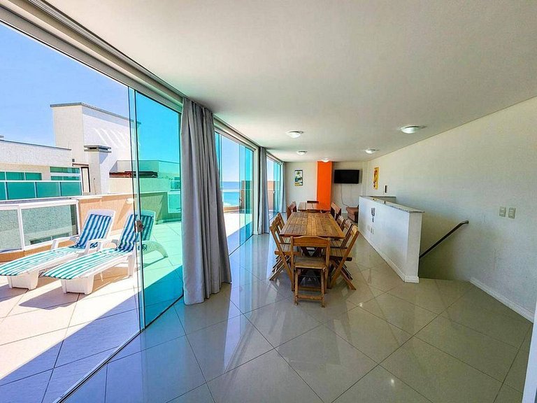 L098 | Cobertura duplex com jacuzzi e vista ao mar