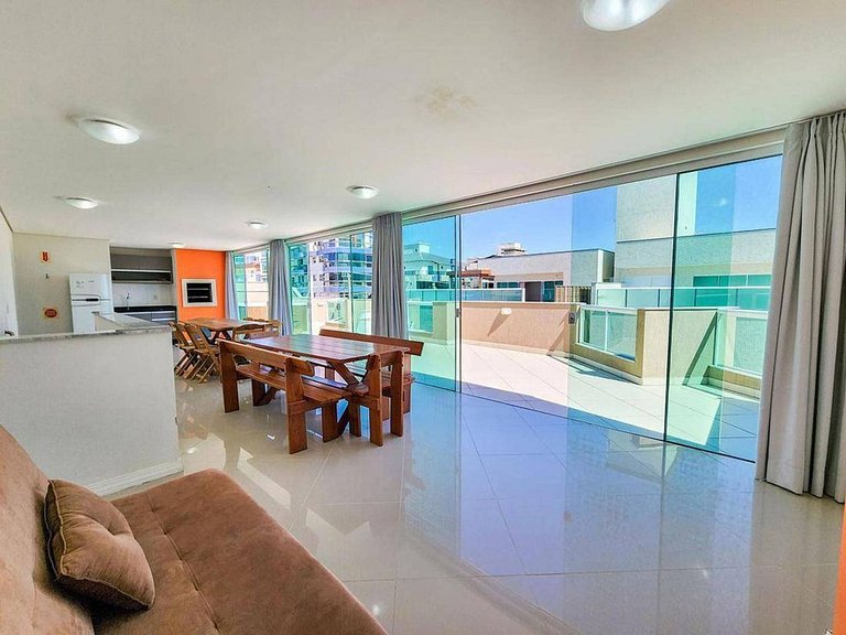 L098 | Cobertura duplex com jacuzzi e vista ao mar