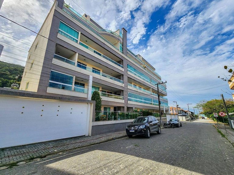 L107 | Apartamento com vista para o mar