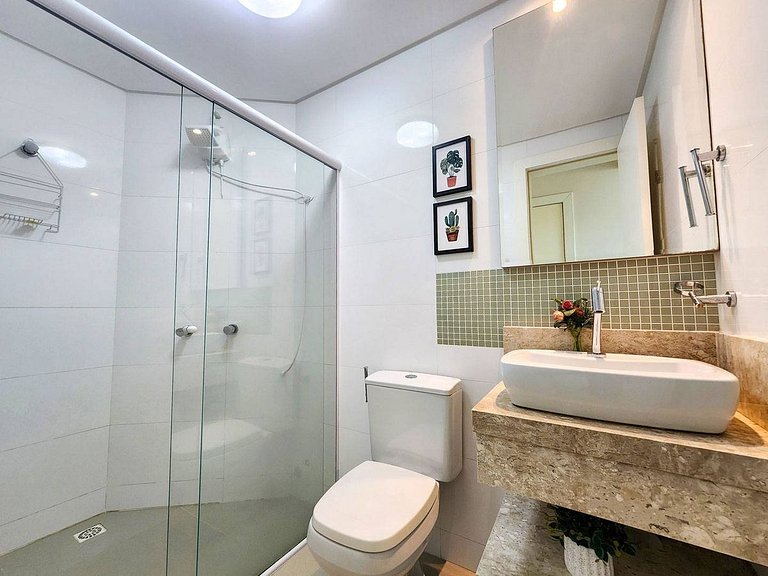 L107 | Apartamento com vista para o mar